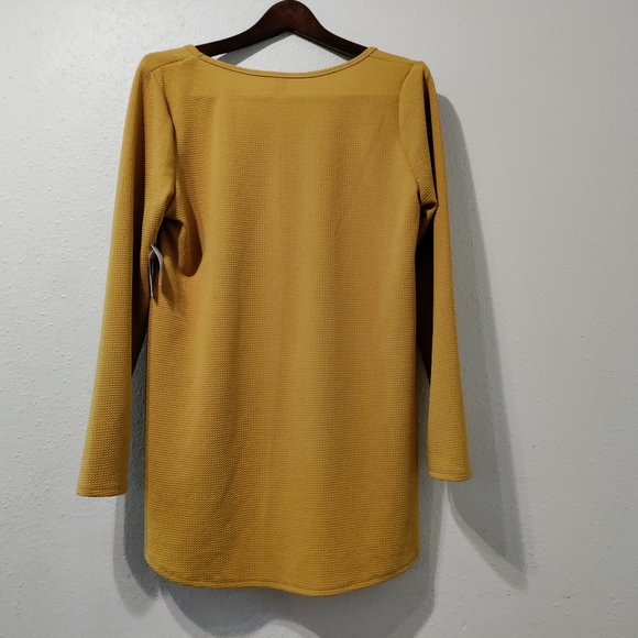 Mustard yellow LulaRoe long sleeve. Size XL. - Picture 2 of 3